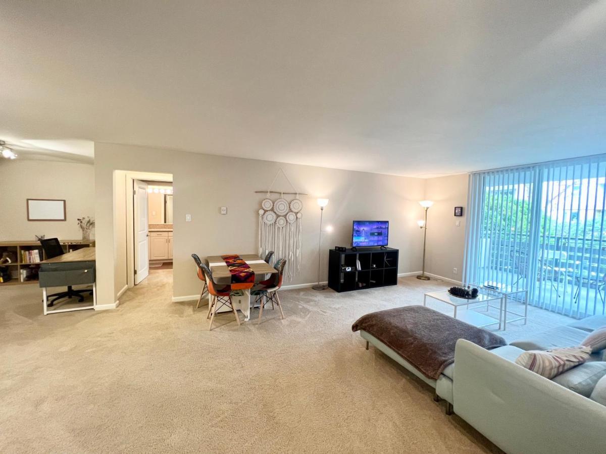Luxury Marina Unit 2 Bedrooms 2 Bathrooms