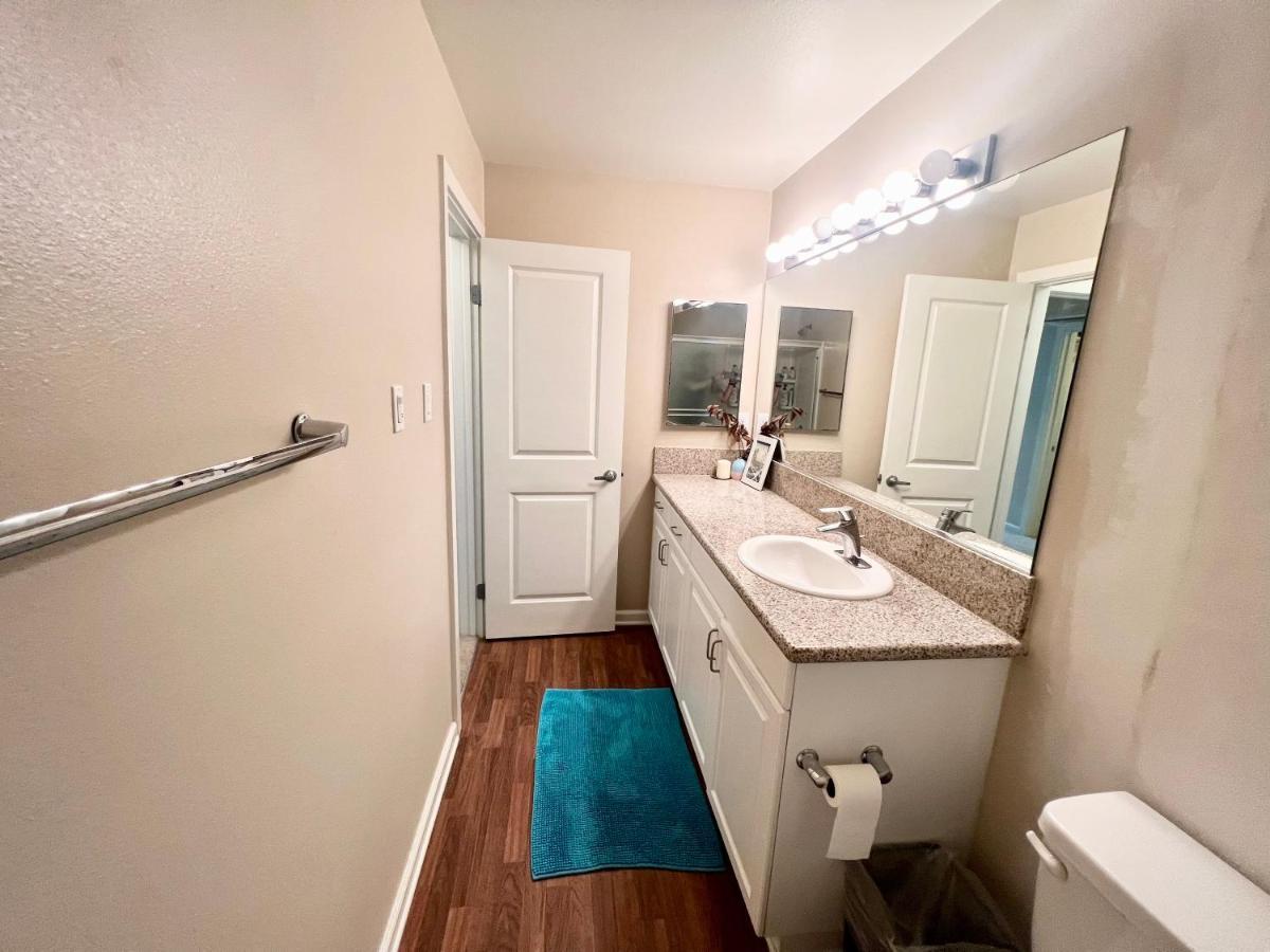 Aparthotel Luxury Marina Unit 2 Bedrooms 2 Bathrooms *